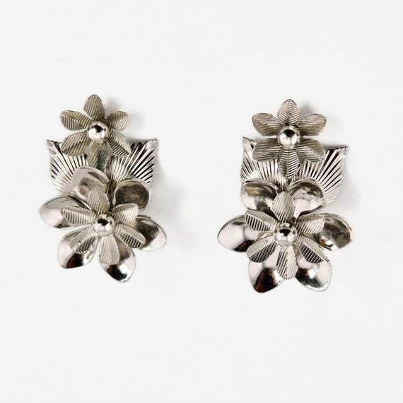 CORO Silver tone Floral Climber Earrings. - image 8