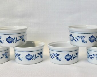 Vintage KAHLA Blue Onion Bowls. Set of 6 bowls. German Democratic Republic