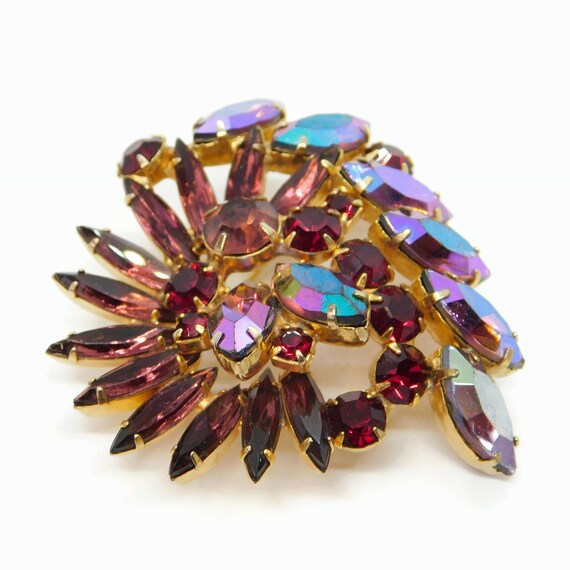 Fabulous Gold tone with  Amethyst Color, Red and … - image 3