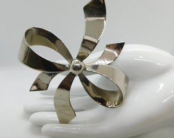 Vintage 1970s Silver-tone Bow Brooch