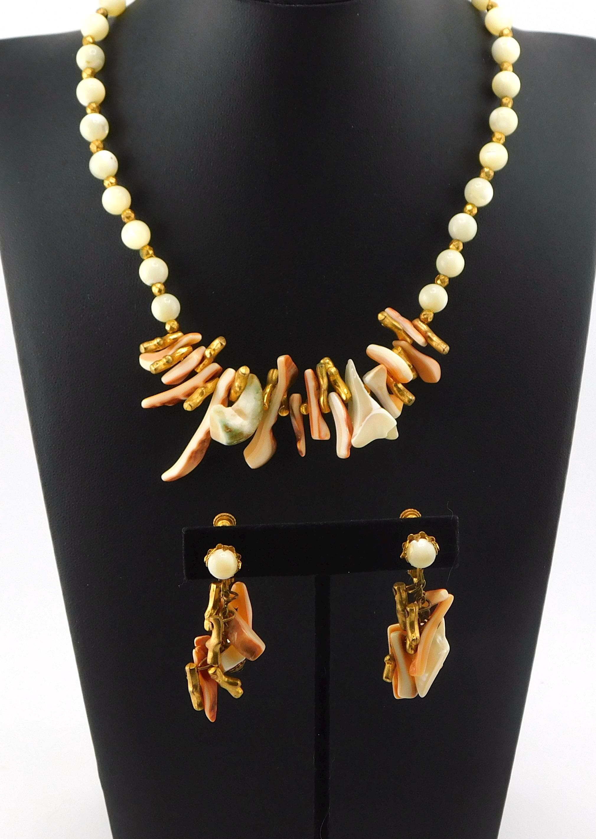 MIRIAM HASKELL Statement Shell and Mother of Pearl Necklace and