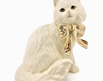 Vintage  LENOX "Sitting Pretty" Cat. Porcelain  Cat Figurine.