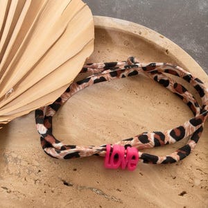 Leo Fußkette Elastisch | Armband Wickelarmband Stoff | Haargummi Stoffband | Animal Print Schmuck | Leo Muster | Geschenk für Sie