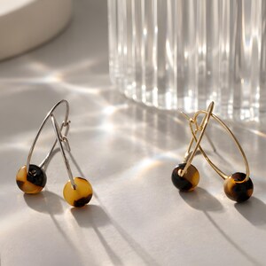 Ohrringe Damen, Ohrringe mit Anhänger, Schildpatt Muster, Hängeohrringe Gold, Tortoise Shell, Ohrringe Braun, silberne Creolen