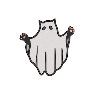 Könnte beinhalten: Gesticktes Design einer Geisterkatze mit weißem Körper, schwarzer Umrandung und rosa Pfoten. Der Geist hat zwei ovale Augen und eine katzenartige Kopfform. Dieses Halloween-Design eignet sich für Kleidung und Accessoires.
