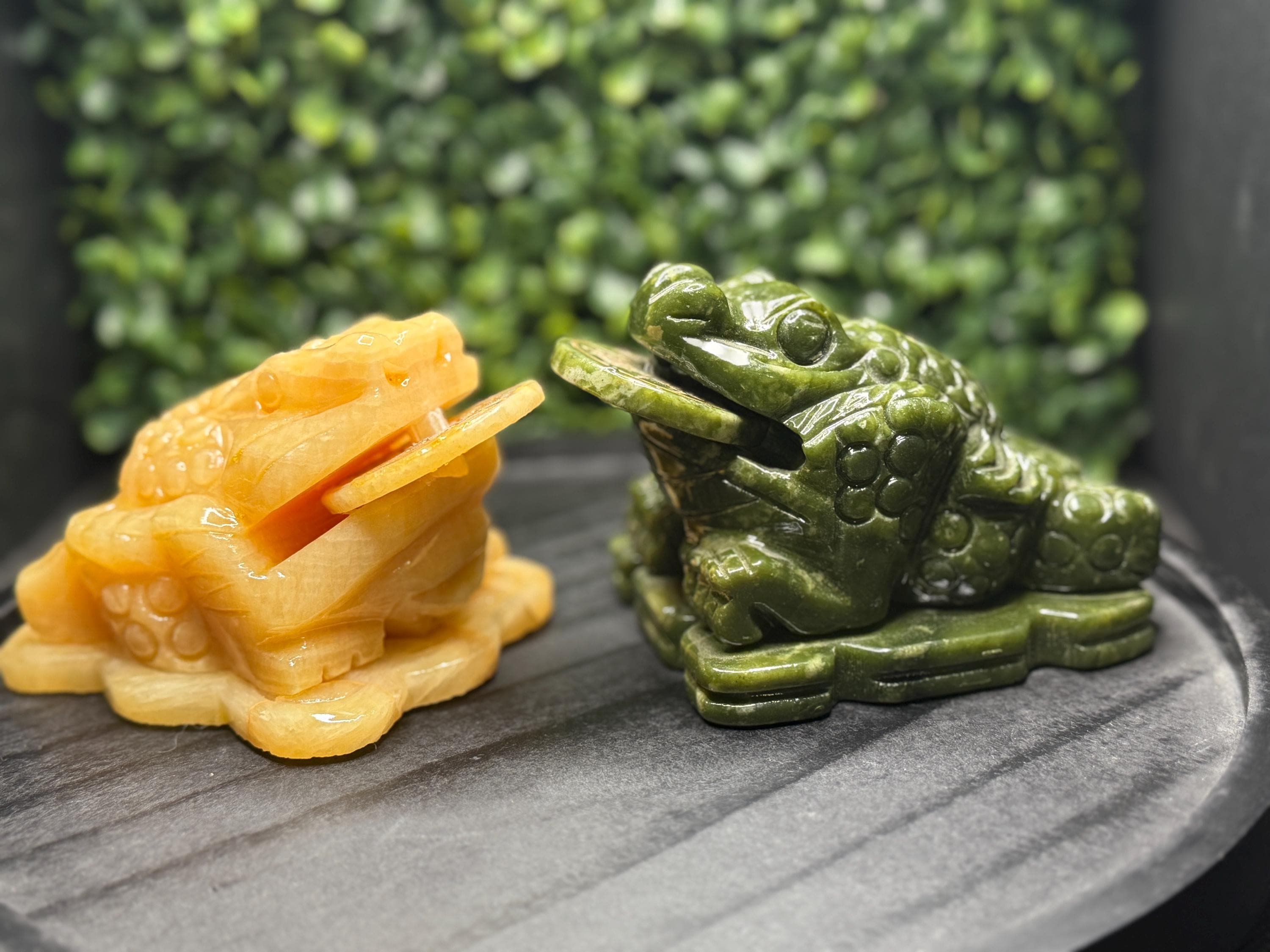 Jade Money Frog Figurine: Feng Shui Wealth Toad, Prosperity Symbol