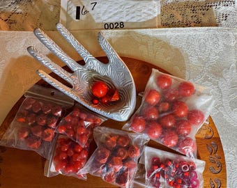 Collection de perles rouges vintage (lot de 100 pièces) - Perles mélangées des années 50-60