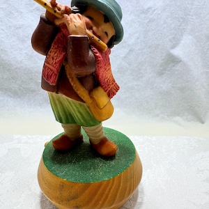 Vintage ANRI ‘Boy with flute’ MUSIC BOX Hand-Carved Wood Figurine – Made in Italy