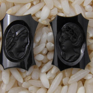 ユニークなオニキスカメオ 15 x 10 mm