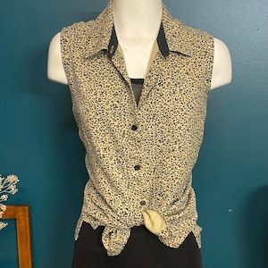 Vintage EP pro 100% Silk Sleeveless Button Up Blouse