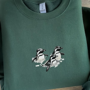 Besticktes Pinguin Sweatshirt, niedlicher Tierliebhaber Rundhalsausschnitt, Pinguin Rundhalspullover, lustiges Pinguin Shirt, Geschenk für sie, lustiges Outfit