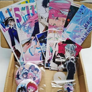 Coffret cadeau scène extraterrestre | Ensemble de produits dérivés K-Pop Virtual Idol | Yujin, Sion, Noé, HaRin | Cadeau de fan | Boîte mystère pour collectionneurs et fans