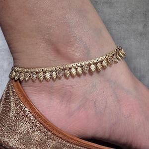 Gold Plated Ghungroo Jhanjran Anklets: Indian Bridal polki Payal