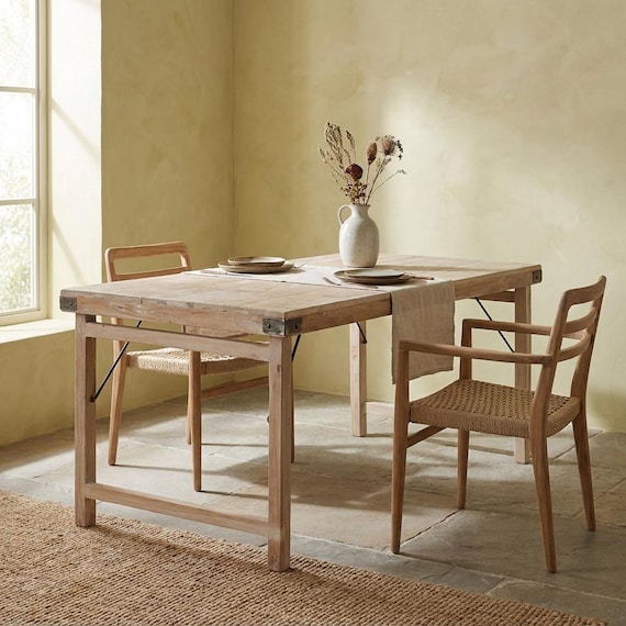 Klappbarer Esstisch Altholz mit Limewash-Finish