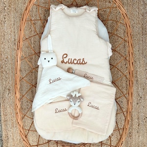 Coffret Bébé Personnalisé – Cadeau Naissance, bebe, Annonce Grossesse, bavoir, protège carnet de santé, Gigoteuse, Doudou & Hochets Brodés