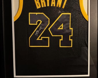 直筆サイン入り コービー・ブライアント #8 LA レイカーズ ミッチェル