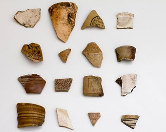 Set of 16 Terracotta Color London Thames River Pottery, Ceramic Shards, Porcelain, Broken Stoneware, Willow pattern, Beachcombing Mudlarking