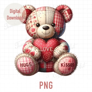 Könnte beinhalten: Ein Patchwork-Teddybär, der ein Herz mit der Aufschrift "LOVE" hält. Der Bär hat "HUGS" und "KISSES" auf seinen Pfoten. Der Bär besteht aus verschiedenen Stoffen, darunter Blumen- und Karomuster. Das Bild enthält auch den Text "Digital Download" und "PNG."
