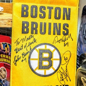 Boston Bruins 1990&#39;s Autographed Banner