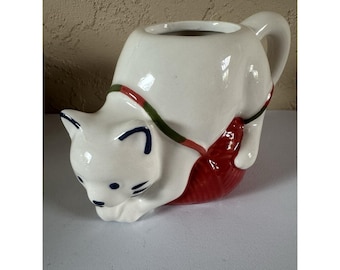 Vintage White Cat on Red Yarn Ball Ceramic Mug 3D Kitty Coffee Cup Display Only
