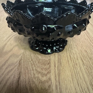 Portacandele vintage Fenton in vetro nero con base a dente di sega e chiodi