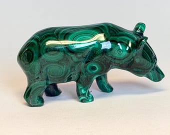 Bärenfigur aus Malachitkristall | Grüne Steinfigur