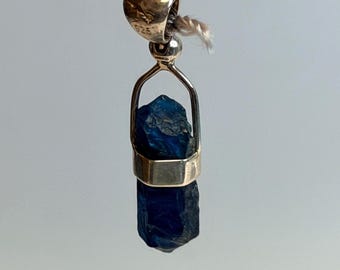 Midnight Blau Apatit Sterling Silber Anhänger | Silber Anhängerschlaufe | Grobe Doppelender, 925er Kristall