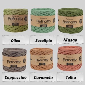Peut inclure: Six bobines de fil t-shirt premium Fischer.co Refinatto dans des tons olive, eucalyptus, mousse, cappuccino, caramel et terre cuite. Chaque bobine porte une &eacute;tiquette en papier indiquant une longueur de 140m et une &eacute;paisseur de 15mm.
