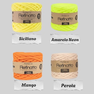 Peut inclure: Quatre bobines de fil T-shirt premium Fischer.co Refinatto, chacune de 15 mm d'&eacute;paisseur et 140 m de long. Les couleurs sont jaune Siciliano, jaune vif Amarelo Neon, orange Mango et beige Perola. Chaque bobine porte une &eacute;tiquette en papier brun.