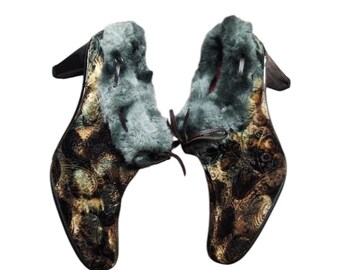 vintage 70s boho abstract pattern suede & fur trim mules made in Spain. grungey twee love witch twiggy coquette heels