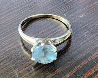 10k White Gold Topaz Ring: Elegant 1ct Gemstone Engagement Jewelry