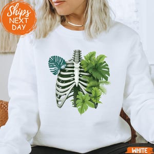 Skeleton Plant Sweatshirt for Plant Lovers, Vintage Botanical Graphic Sweater for Nature Fans, Aesthetic Garden Skeleton, Nature Gift Hoodie