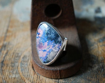 Metallic Pink Cobaltoan Calcite And Azurite Ring