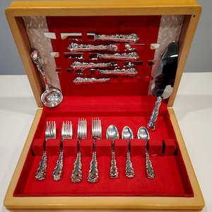 Birks Sterling Silver Flatware Set (34 pcs, c.1940s) – Louis XV Pattern, 1100g Silver, Original Chest  No.SS120