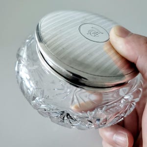 Vintage Sterling Silver & Cut Crystal Vanity Jar – Powder Jar with Engraved Lid, Art Deco Mid Century No.SS090