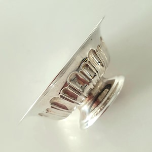 A pair of sterling silver bowls from a famous American silverware maker  NO:SS033