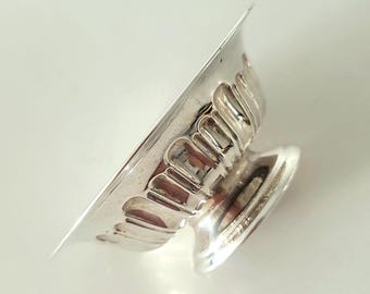 A pair of sterling silver bowls from a famous American silverware maker  NO:SS033