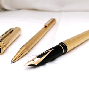 Fountain Pen and Ballpoint Pen Sheaffer 1007 Geometric 23k Gold Plated Nob in 14k Solid Gold Year 1991 - 1994 USA Sheaffer Targa Regular Size