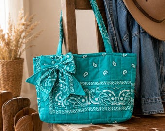 Bolso tote tipo bandana turquesa con lazo extraíble / Bolso de vaquera western acolchado / Bolso de hombro hecho a mano color verde azulado con estampado paisley