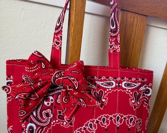 Bolso tote con pañuelo rojo y lazo extraíble, bolso vaquero occidental acolchado, bolso tote Paisley hecho a mano