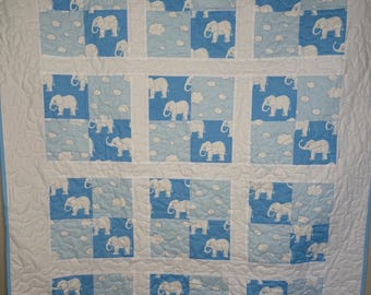 Edredón infantil de elefante azul hecho a mano de 40x50 cm – Manta moderna para habitación infantil