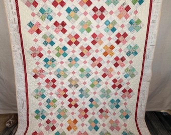 Colcha Bee Cottage de 84 x 62 cm / Colcha rústica hecha a mano / Colcha de patchwork estilo granja vintage / Colcha con estampado de abejas / Colcha grande para sofá