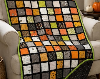 Edredón de Halloween "Veo, veo" 50 x 68 / Edredón espeluznante hecho a mano / Patchwork naranja, negro y verde / Manta de sofá de Halloween