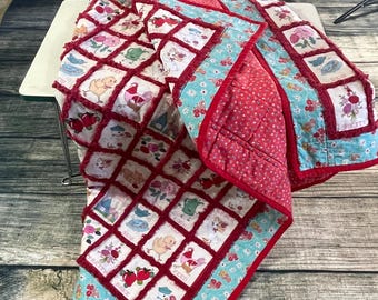 Vintage style Baby Patchwork Kitchen Quilt – Retro Farmhouse Nursery Lap Quilt (43x48)