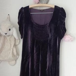 Phase Eight Elegant and Timeless Stunning Violet Velvet Designer Midi Dress Size 12