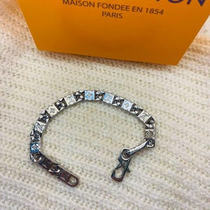 Louis Vuitton Silver Box Designed Fashion Bracelet