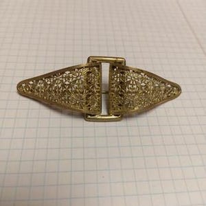 Vintage Charm Antique Buckle-Shaped Pendant Brooch