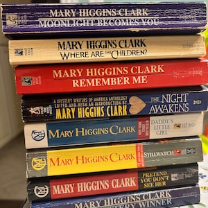Lot of 8 Mary Higgins Clark Murder Mystery Paperback Books