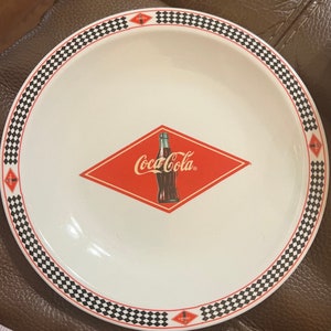 Vintage 2003 Gibson Coca Cola Salad Dessert Plate