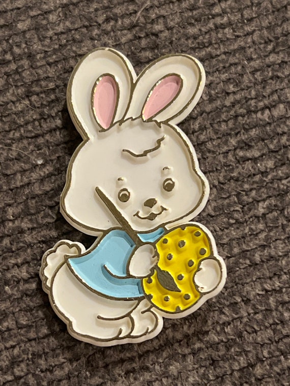 1981 Hallmark Easter Bunny Pin Brooch